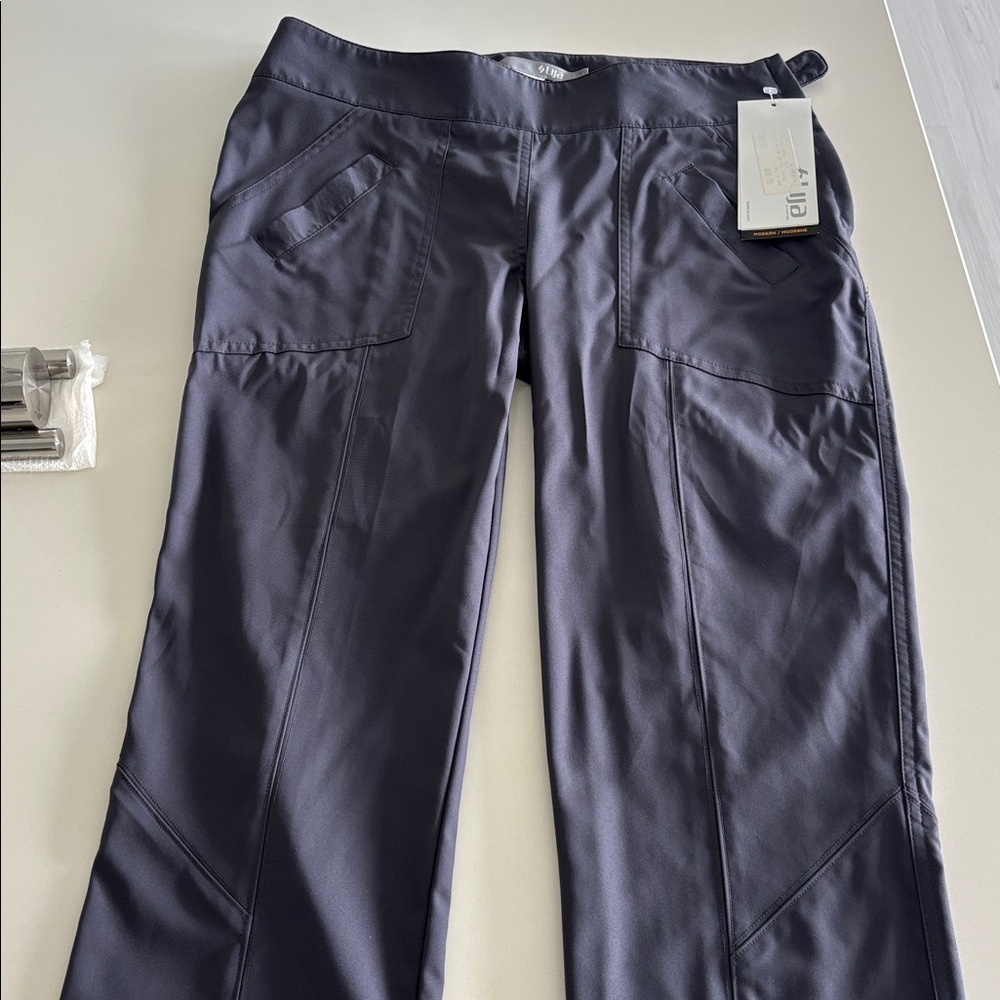 Lija Gray Golf Capris NWT- Size 4